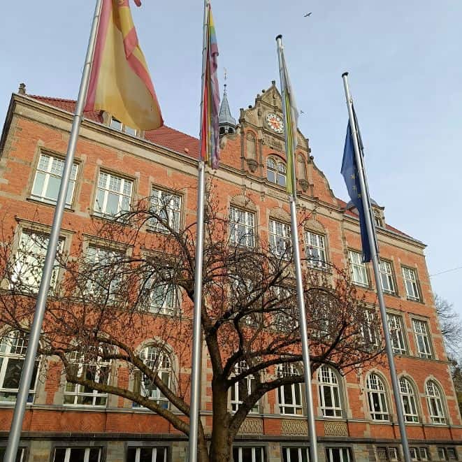 Eu goes back to school!